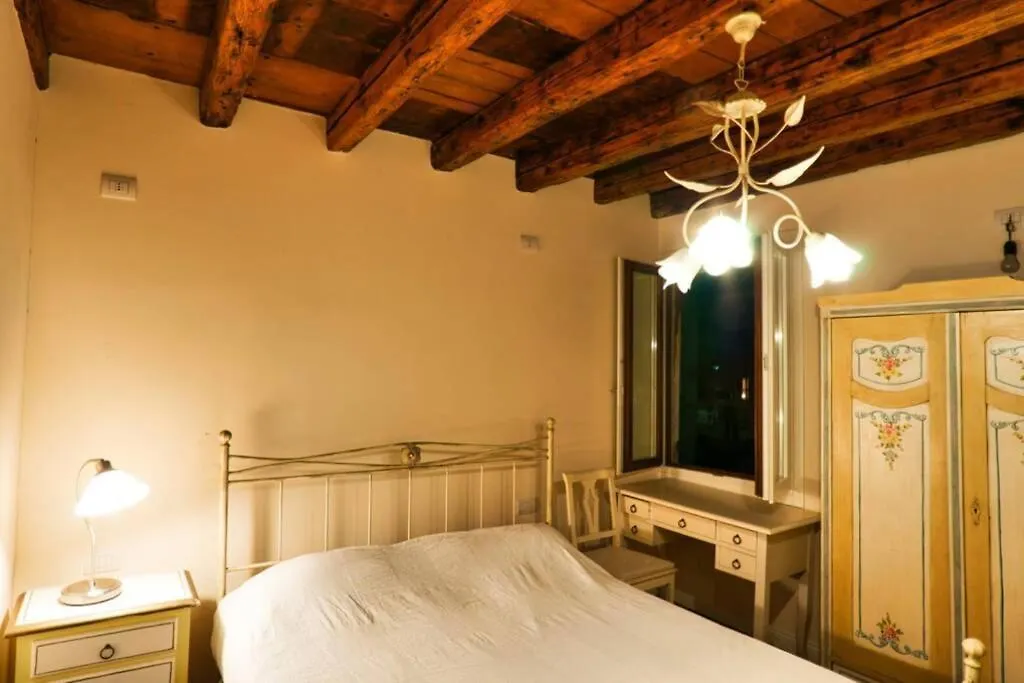 Apartment La Casetta Rosa - Vista Sul Canale Venice Italy